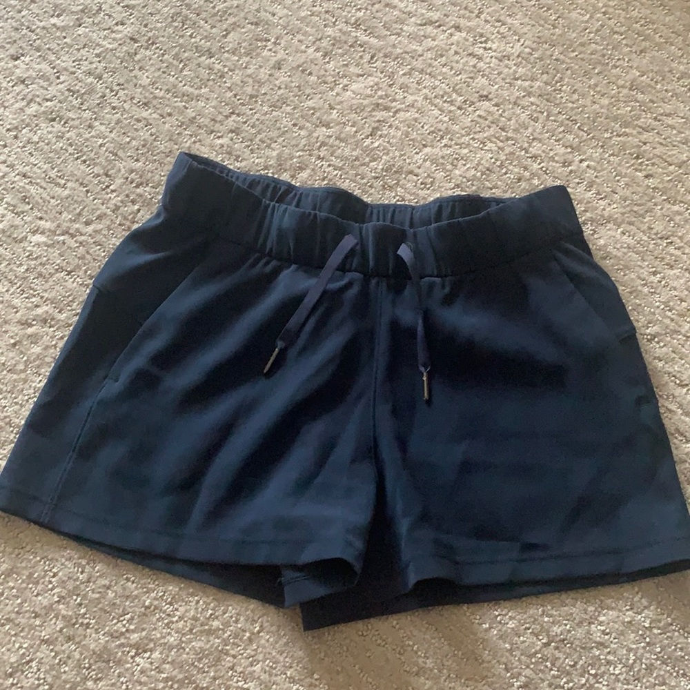 Lululemon on the fly shorts (woven)